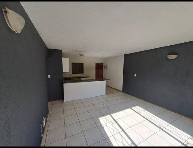 2 BEDROOM PROPERTY TO RENT IN HELDERKRUIN